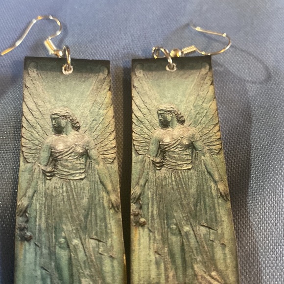 Strong Angels 😇 earrings - Picture 2 of 6